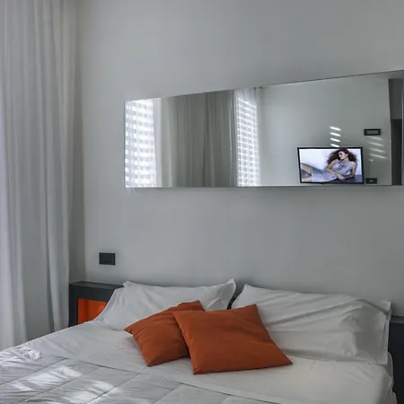 Hotel Blue Shades