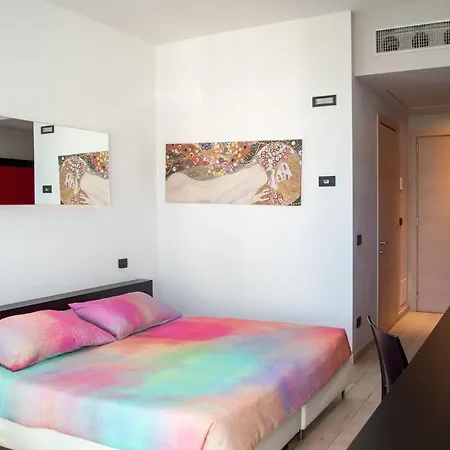 Ξενοδοχείο Blue Shades 4*