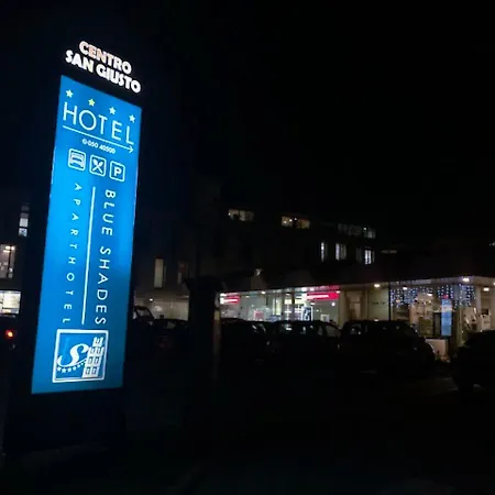 Ξενοδοχείο Blue Shades 4*