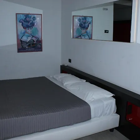 Blue Shades Ξενοδοχείο 4*