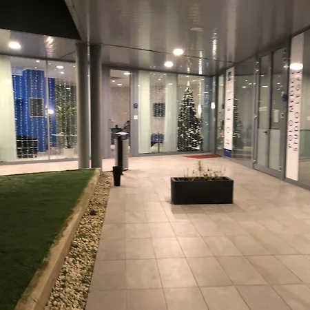 Ξενοδοχείο Blue Shades 4*