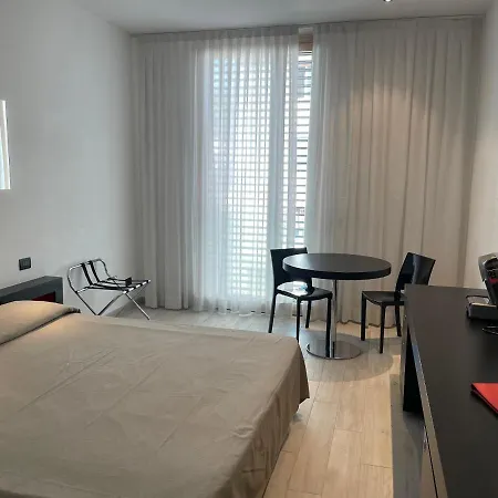 Blue Shades Hotel 4*